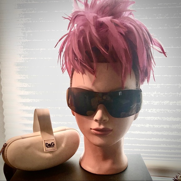 D&G lightweight vintage women’s sunglasses & case main image 11
